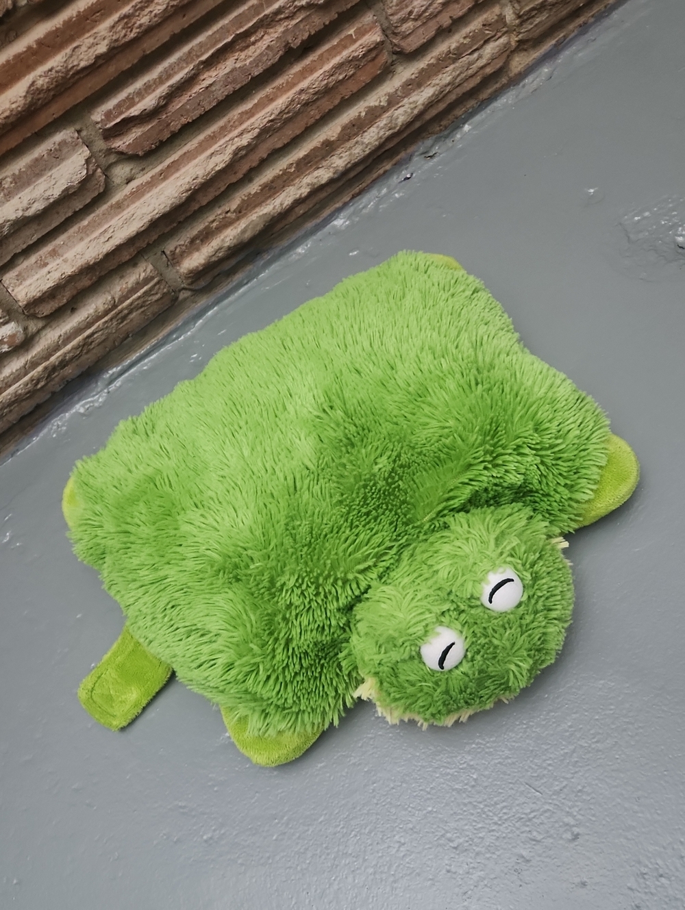 Pillow Pets 2010 Friendly Frog Plush Toy Folding Pillow Vintage Y2K Collectible